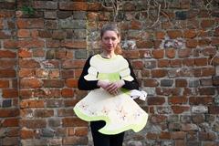 Susanne Petersen stellt das Osterferienprogramm vor (Foto: Stadtmuseum Brandenburg an der Havel)