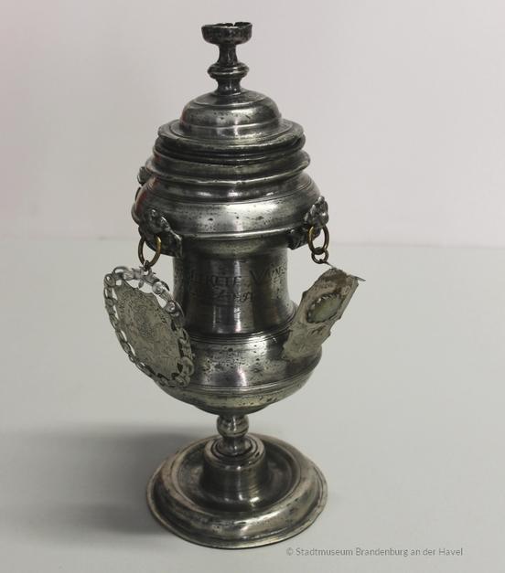 "Willkomm"-Pokal der Brandenburger Tuchmachergilde (Foto: Stadtmuseum Brandenburg an der Havel)