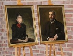 Die Porträts bei der Übergabe: re. Ellen Sarah Bergmann (1890), li. Arthur Bergmann (1888). Künstler George Mosson, Öl auf Leinwand. (Foto: Stadtmuseum Brandenburg an der Havel)