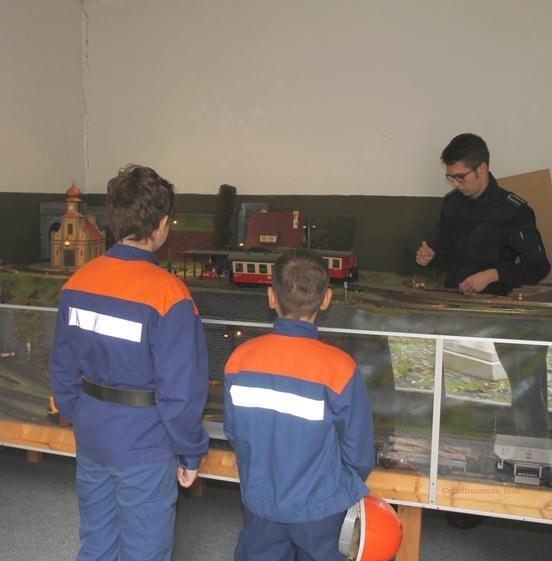 Die Feuerwehr half sogar bei kleinere Eisenbahn-Havarien (Foto: Stadtmuseum Brandenburg an der Havel)