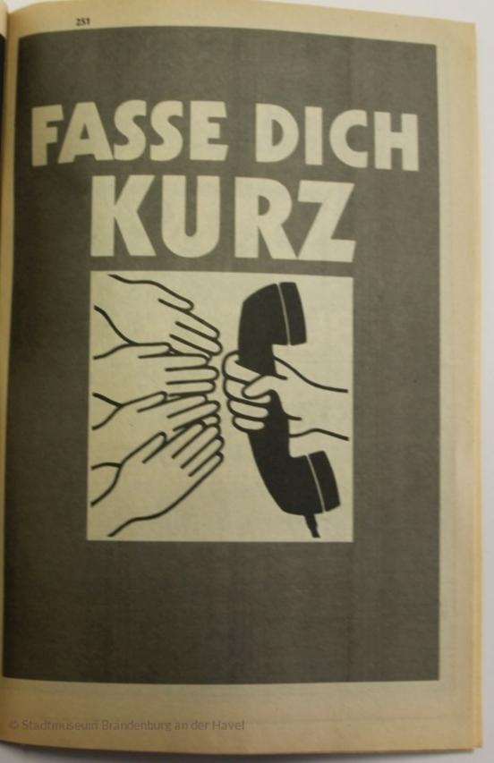 "Fasse Dich kurz" – Aufforderung für die Telefonzelle (Foto: Stadtmuseum Brandenburg an der Havel)