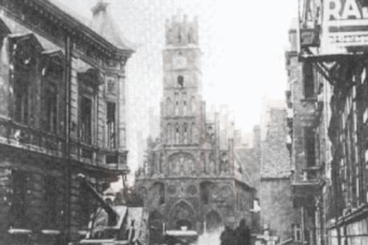 Zeitreise 1945 - 2021: Altstädtisches Rathaus