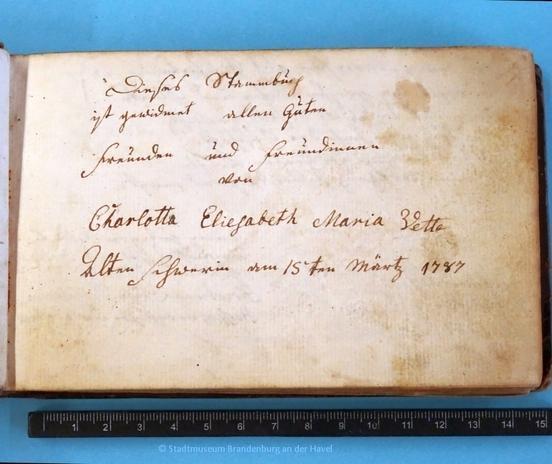 Charlotte E. M. Vettes erster Eintrag vom 15. März 1787 (Foto: Stadtmuseum Brandenburg an der Havel)