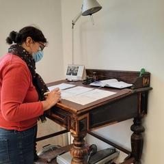 Die Übergabe wird protokolliert, nun ist das Konvolut übergeben (Foto: Stadtmuseum Brandenburg an der Havel).