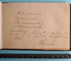 Der französische Eintrag, elegant geschwungen geschrieben (Foto: Stadtmuseum Brandenburg an der Havel)