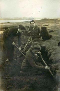 Marie, Lucie und Herta Bielefeld auf dem Hasselberg (Quelle/Foto: Stadtmuseum Brandenburg an der Havel)
