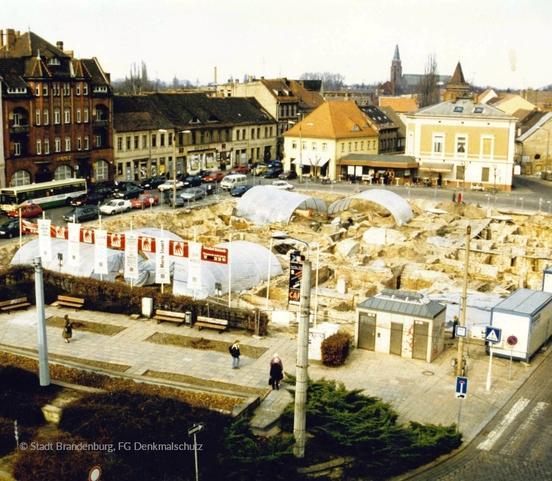 Ausgrabungen am Neustädtischen Markt 1997 (Foto: Stadt Brandenburg an der Havel, FG Denkmalschutz)