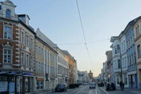 Zeitreise 1890 – 2021: Steinstraße mit Steintorturm